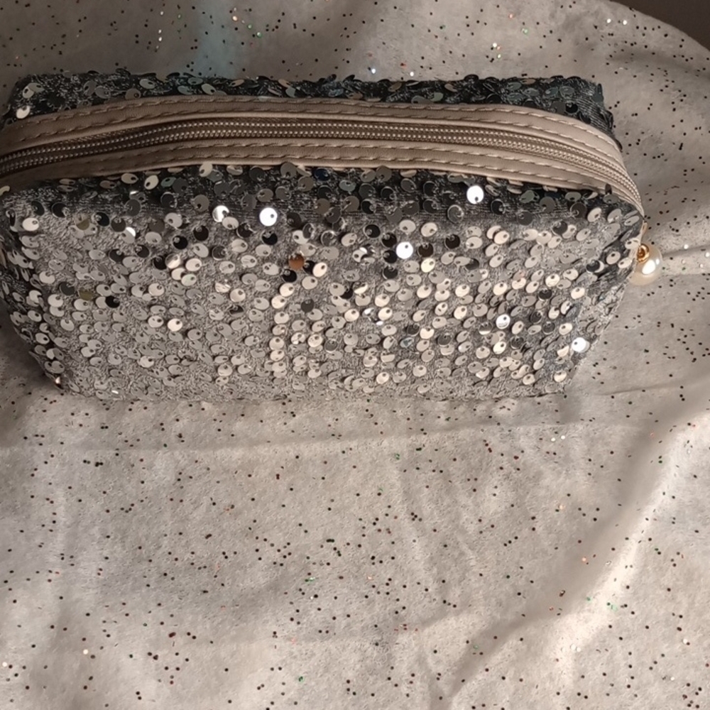 Glamorous Silver Cosmetic Bag With Shimmering Sequins Light Weight
